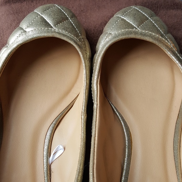 F21 Gold Quilted Flats - Picture 3 of 7